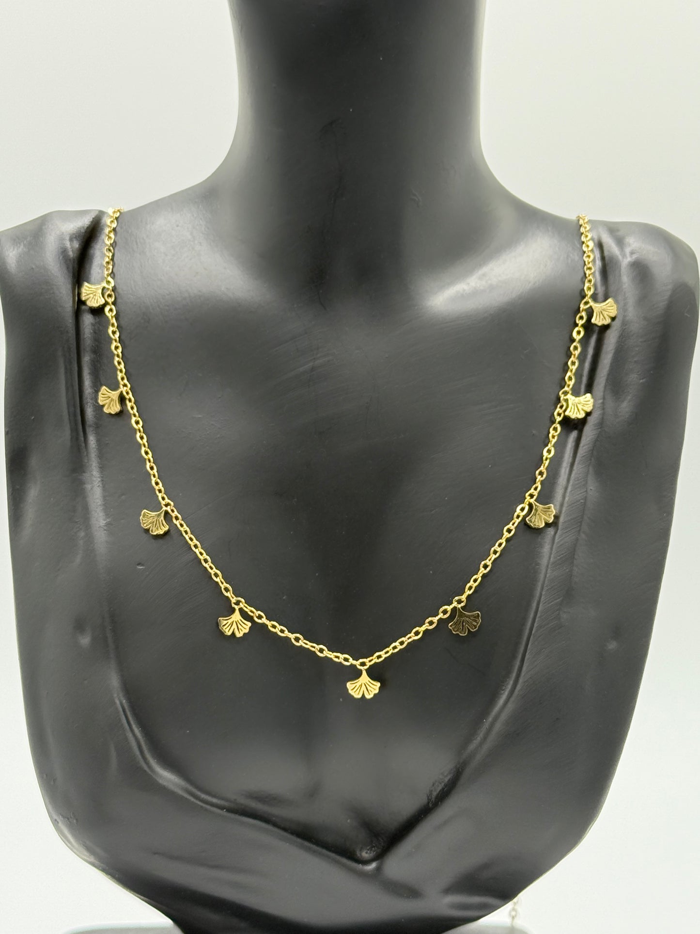 Collier Ras de Cou Doré – Breloques Coquillage – Acier Inoxydable 316