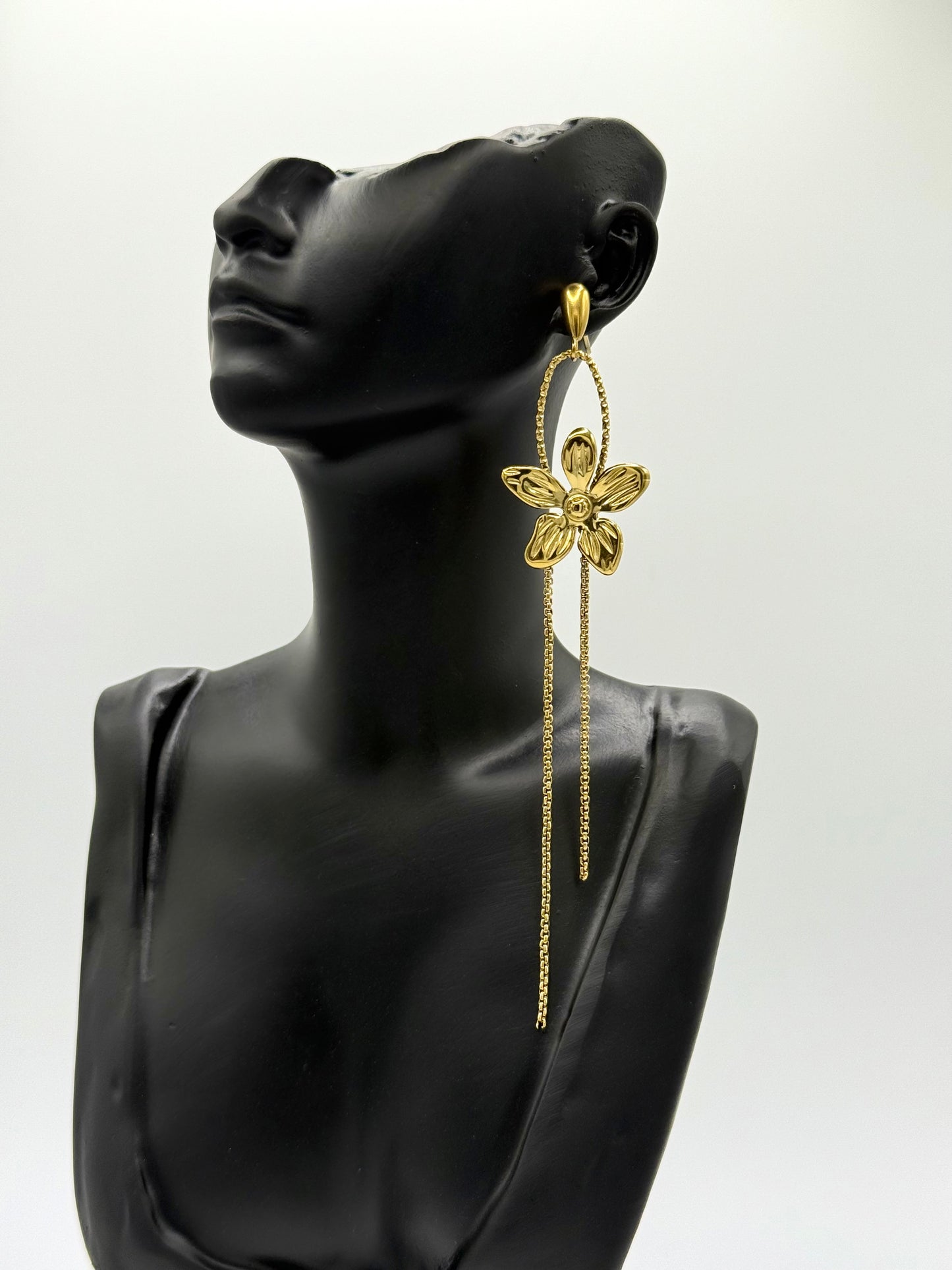 Boucles d’Oreilles Fleur Dorée – Longues & Élégantes – Acier Inoxydable 316L