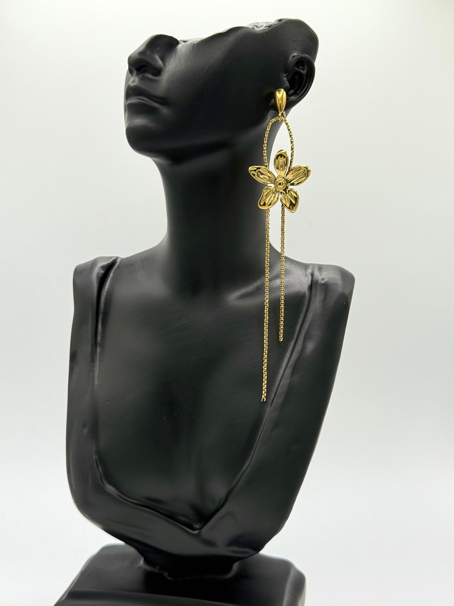 Boucles d’Oreilles Fleur Dorée – Longues & Élégantes – Acier Inoxydable 316L