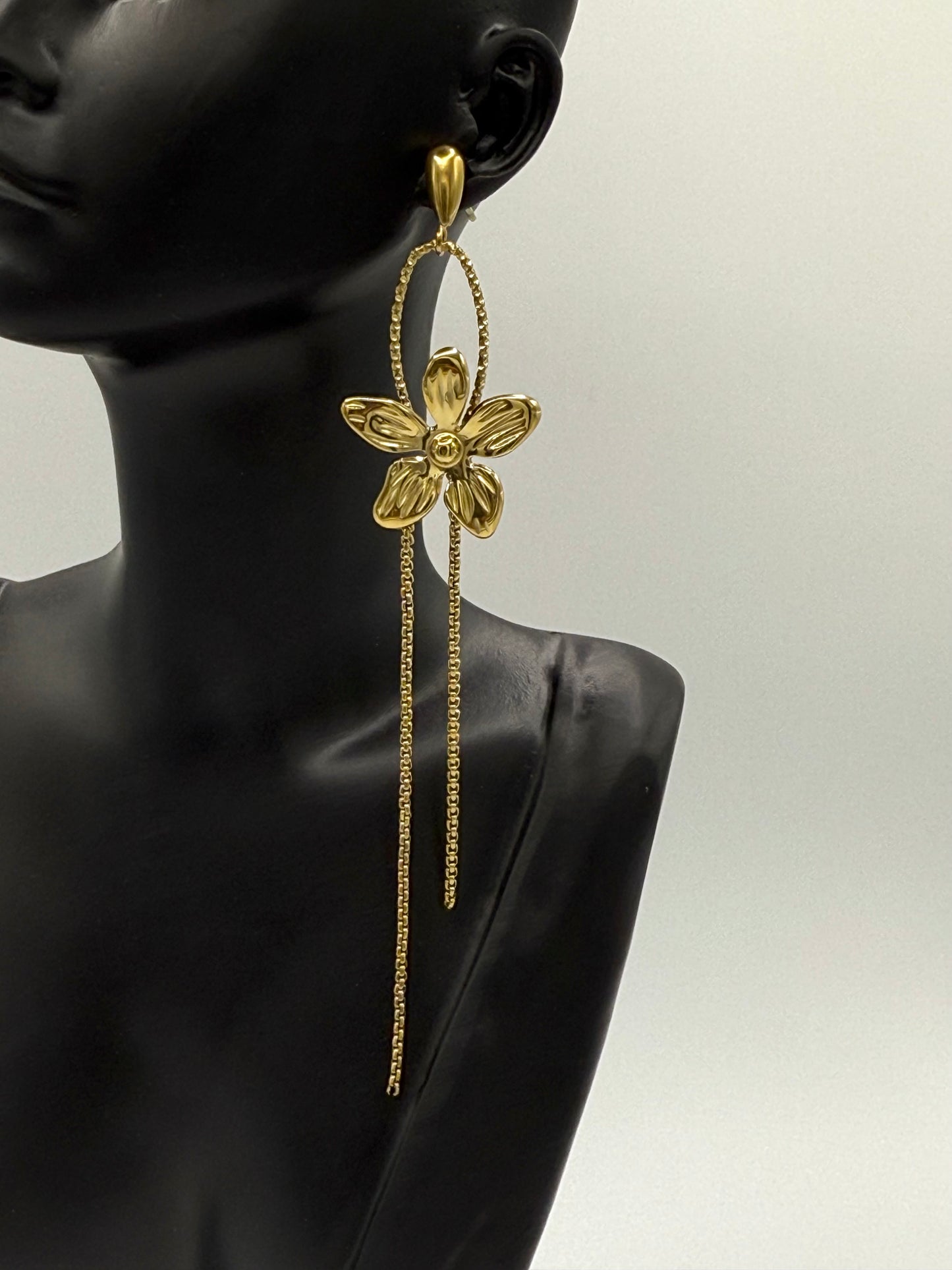 Boucles d’Oreilles Fleur Dorée – Longues & Élégantes – Acier Inoxydable 316L