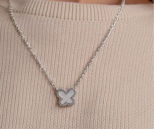 Collier trèfle en argent 925 avec zircon – Élégance intemporelle